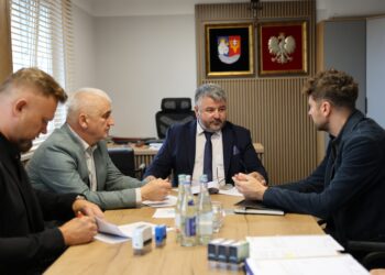 Powiat leżajski: Podpisano umowę na przebudowę drogi Przychojec – Stare Miasto