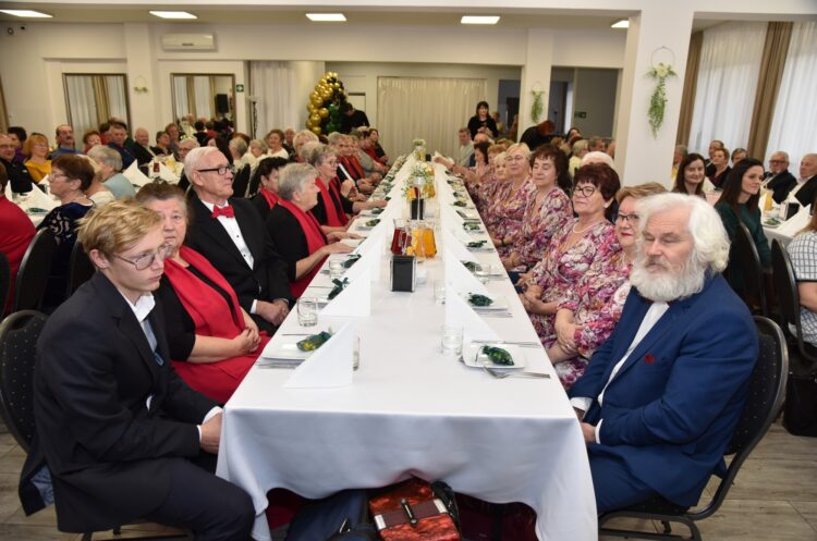 „Jesień życia – druga wiosna” – integracyjne spotkanie seniorów w Łętowni