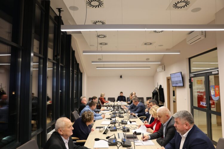 XXII sesja Rady Powiatu Leżajskiego. O czym obradowali radni?