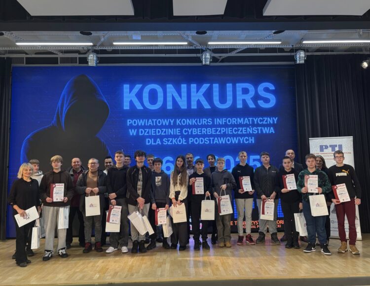 CyberHero 2025 w ZSL Leżajsk – młodzi adepci informatyki pokazali swoje umiejętności