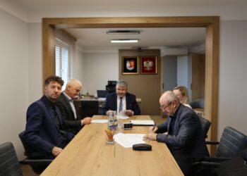 Przebudowa drogi powiatowej w Grodzisku Dolnym. Podpisano umowę na realizację inwestycji