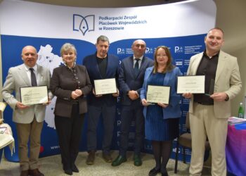 Burmistrz Nowej Sarzyny i Dyrektorzy Szkół odebrali wyróżnienia za wkład w rozwój oświaty na Podkarpaciu