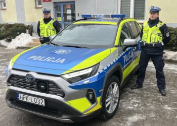 Nowy radiowóz w leżajskiej drogówce