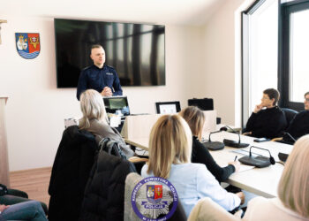Policjanci przeszkolili realizatorów programu przeciwdziałania przemocy domowej