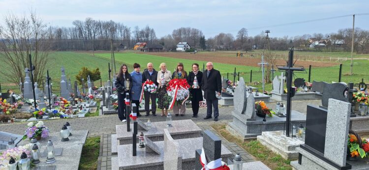 Hołd dla „Jagi”. W Kuryłówce uczczono 81. rocznicę śmierci Janiny Przysiężniak