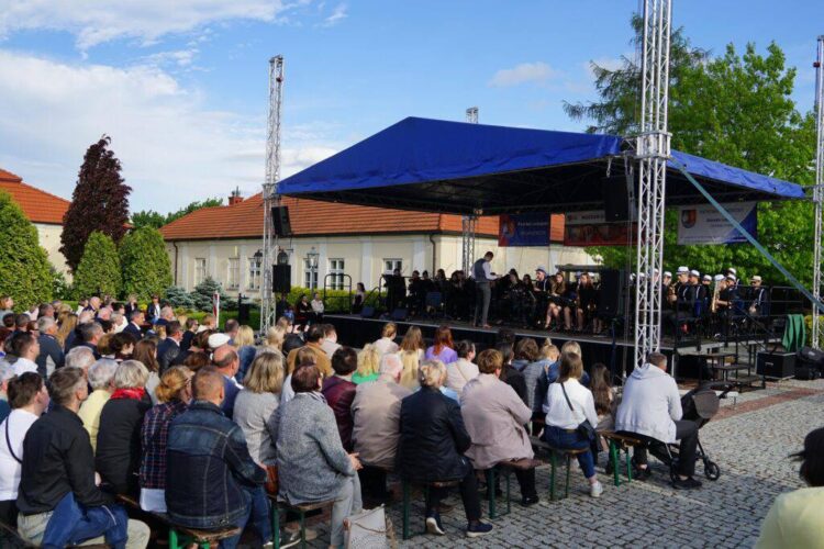 Powiatowy Koncert z okazji Święta Konstytucji 3 Maja w Leżajsku