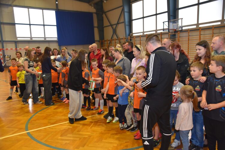 Sport i serce w jednym celu – sukces charytatywnego turnieju dla Antosia