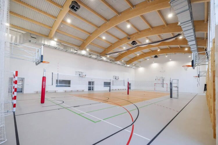 Nowa hala sportowa w Sarzynie gotowa [ZDJĘCIA]