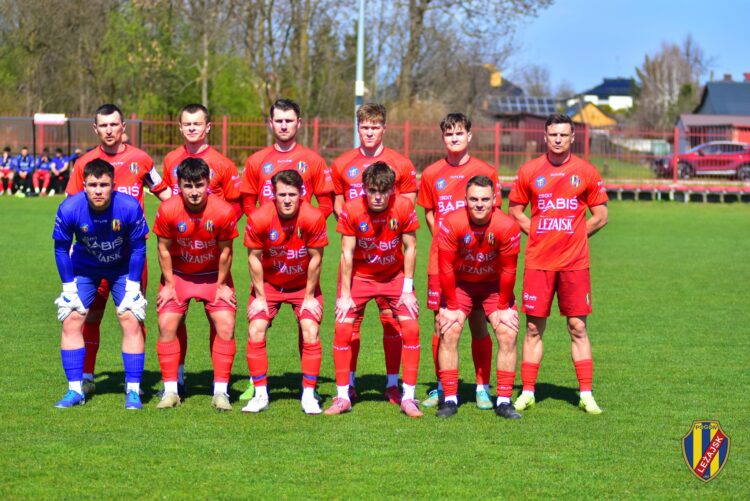 Kolejne zwycięstwo lidera. Pogoń Leżajsk wywozi komplet punktów z Jeżowego