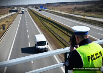 Mandaty na A4. Policjanci sprawdzali odstępy między pojazdami