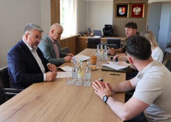 Budynek B Starostwa Powiatowego w Leżajsku przejdzie modernizację. Umowa podpisana