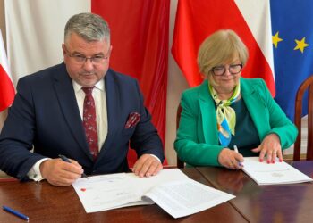 Prawie 5 milionów złotych na nową halę dla strażaków z Nowej Sarzyny. Podpisano umowę