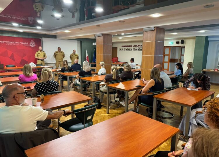 Szkolenie w leżajskiej komendzie. Służby i urzędnicy uczyli się, jak reagować na podejrzane przesyłki