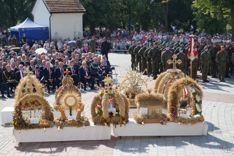 Pielgrzymka Służb Mundurowych Województwa Podkarpackiego oraz Dożynki Powiatowe w Leżajsku