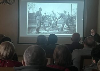 Wyjątkowa prelekcja historyczna „Zwierciadło pamięci” w Leżajsku