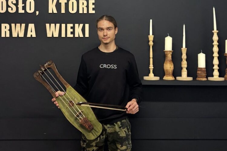 Wyróżnienie dla młodego stolarza z ZST w Leżajsku