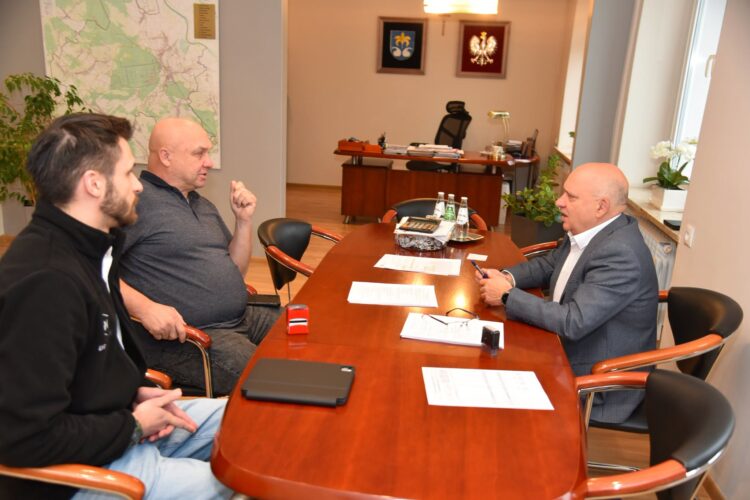 W Łukowej rozbudują remizę OSP. Podpisano umowę